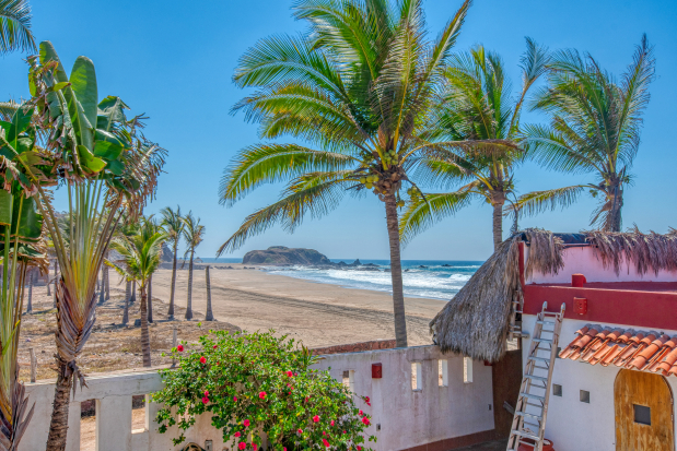 La Manzanilla Realty